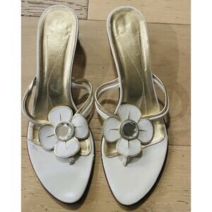 KATE SPADE White Leather Round Gold Kitten Heel Sandals Flower Detail 11 M